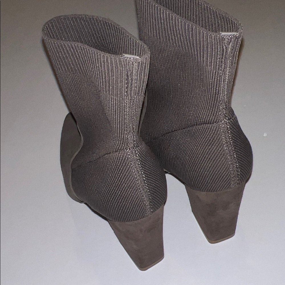 Steve Madden Charcoal Ankle Booties Womens's Size 9 - Picture 4 of 5